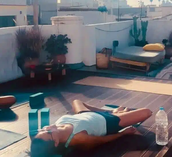 Yoga doux pour se réveiller à Hostel Africa