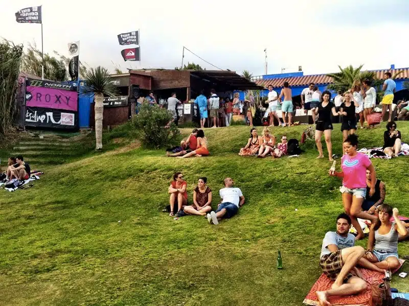 Admirer les performances des kitesurfers à Arte Vida et chillez sur leur pelouse