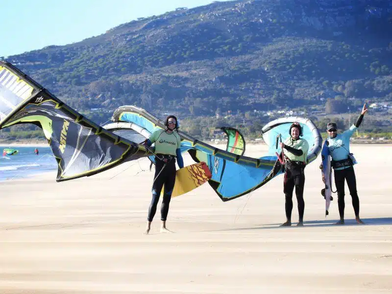 Apprendre le kitesurf sur Los Lances, plage de Tarifa