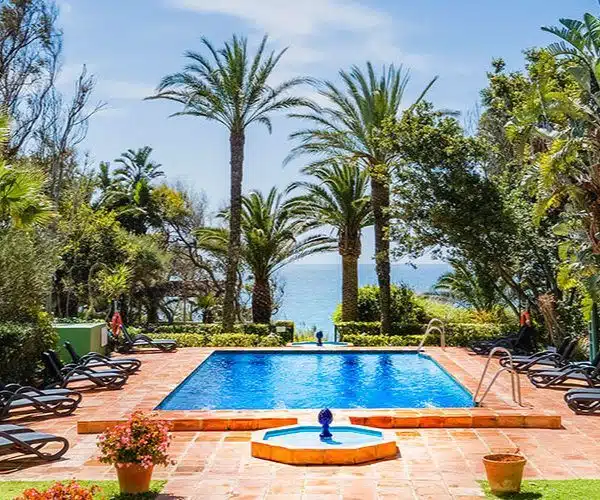 outdoor pool with sea view Hurricane hotel Tarifa