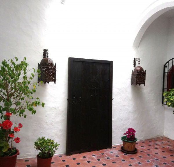 Andalusian entrance of apartments in Tarifa