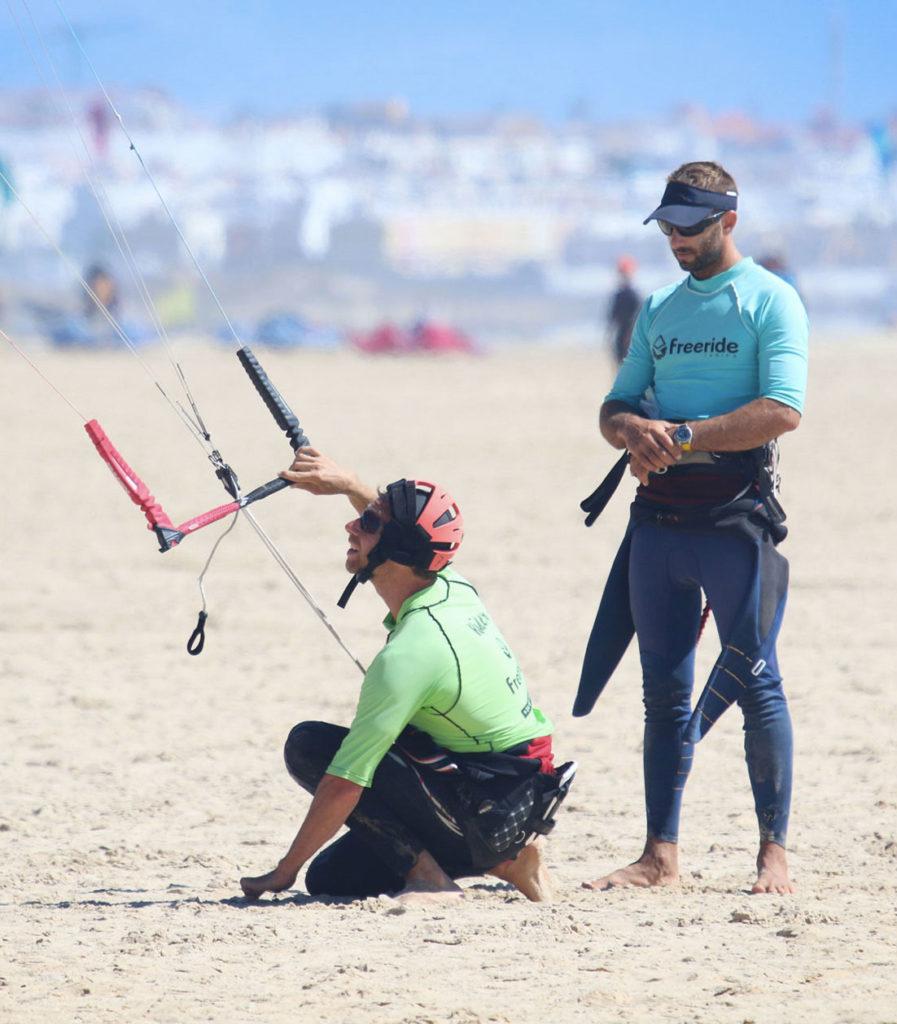 Apprendre le pilotage du kite avec des exercices sur la sable