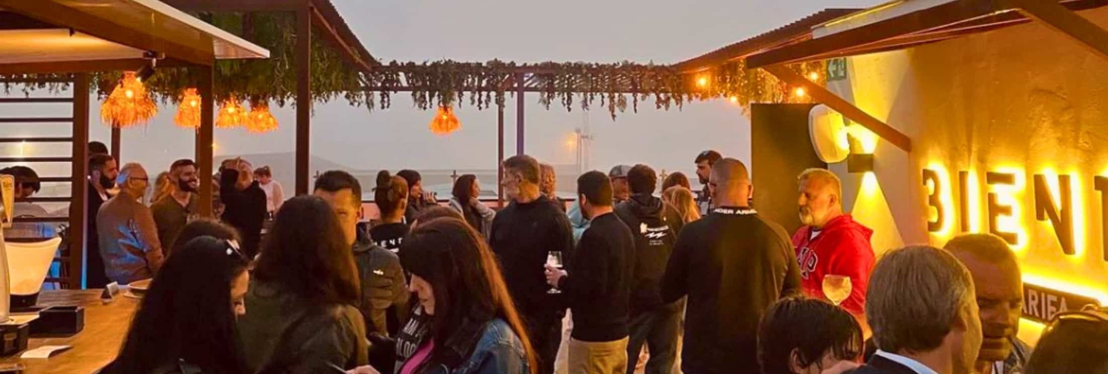 Toit du bar Biento avec vue sur la mer à Tarifa