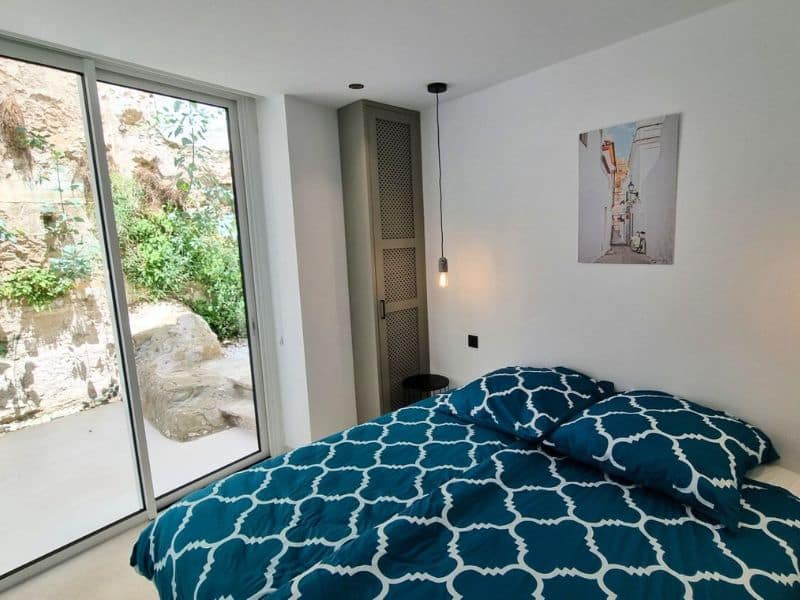 Habitación con baño y terraza en alquiler vacacional en Tarifa